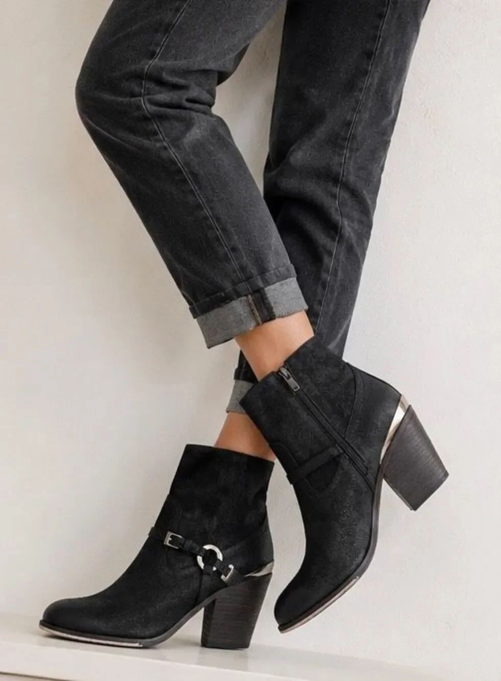 Lucky Brand Gregger Black Leather Ankle Booties Buckle Detail 3” Heel Size 8.5